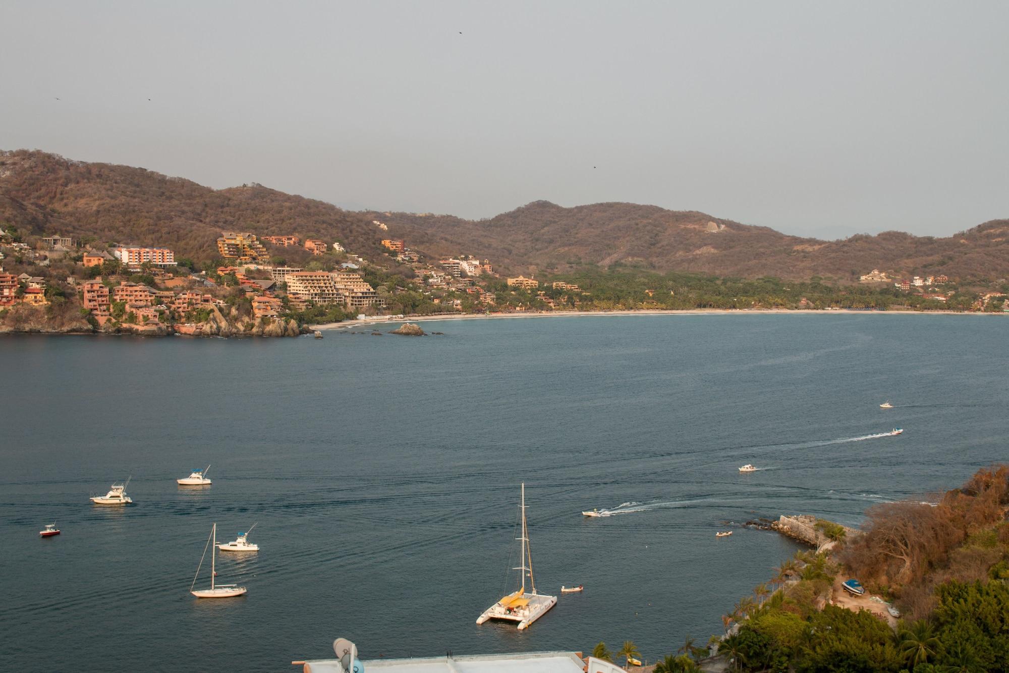 Villas El Morro Zihuatanejo Exterior photo